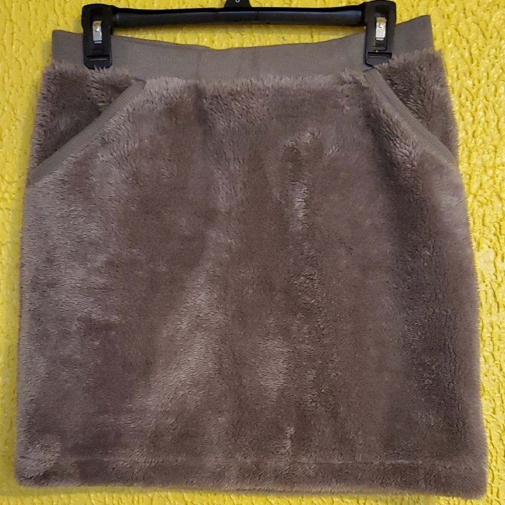 Uniqlo Gray Mini Pencil Skirt for Casual or Work Size - Small